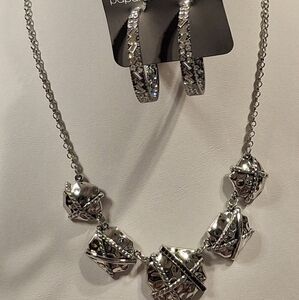 Papillon Blanc Silver Geometric Necklace Set
